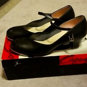 gently used tap shoes